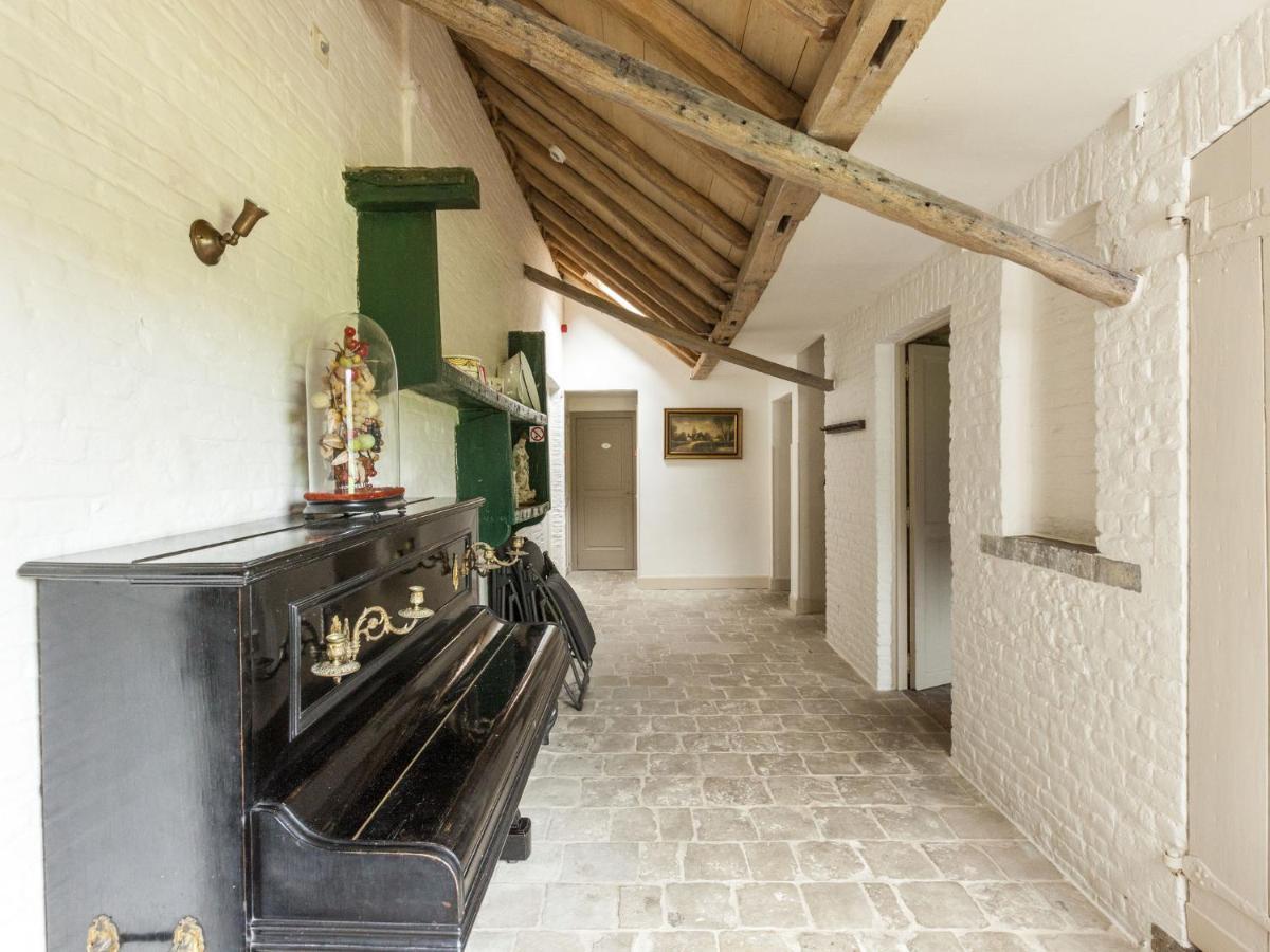 Beautiful Farmhouse In Beernem With Big Garden Buitenkant foto
