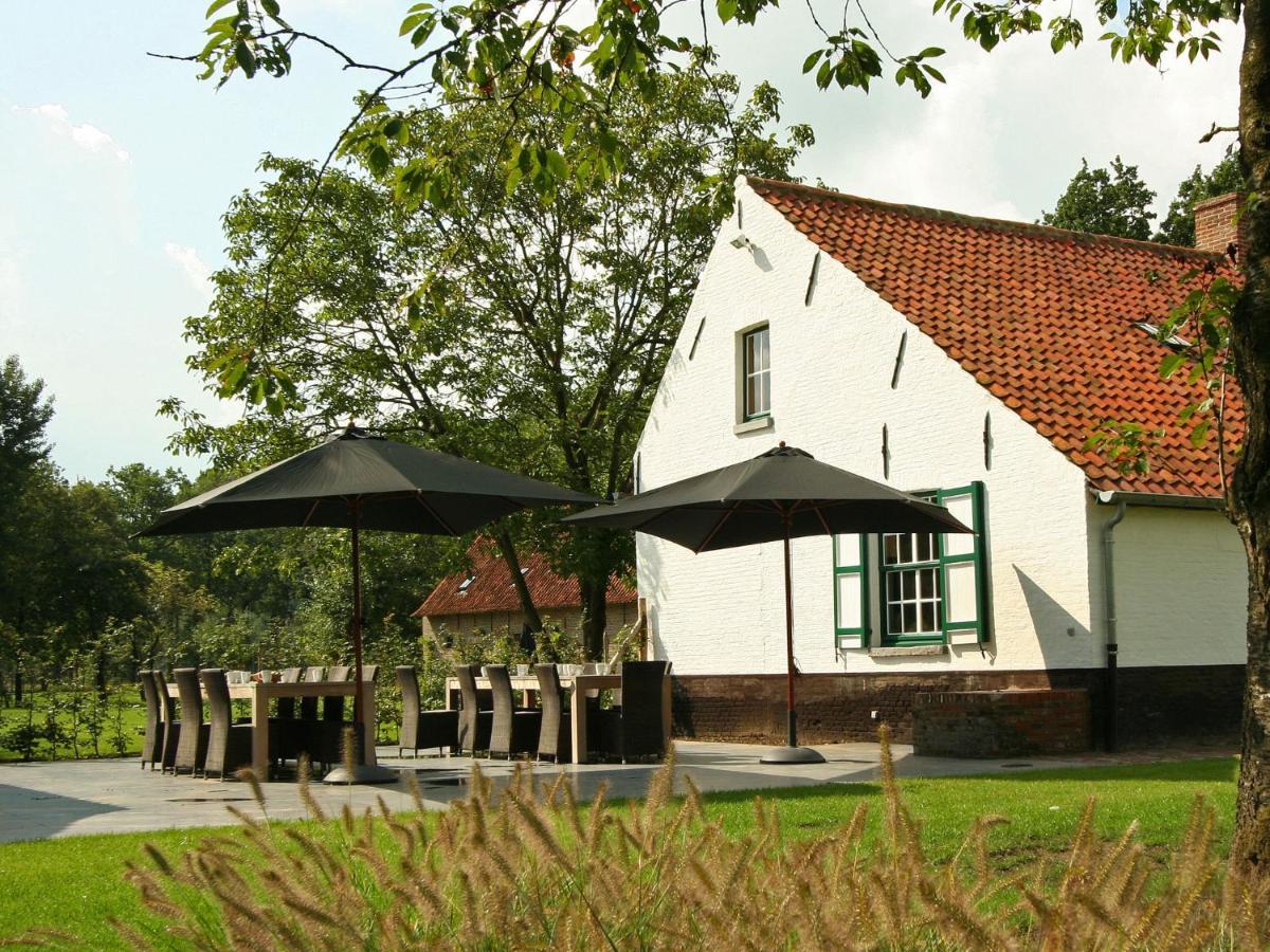 Beautiful Farmhouse In Beernem With Big Garden Buitenkant foto