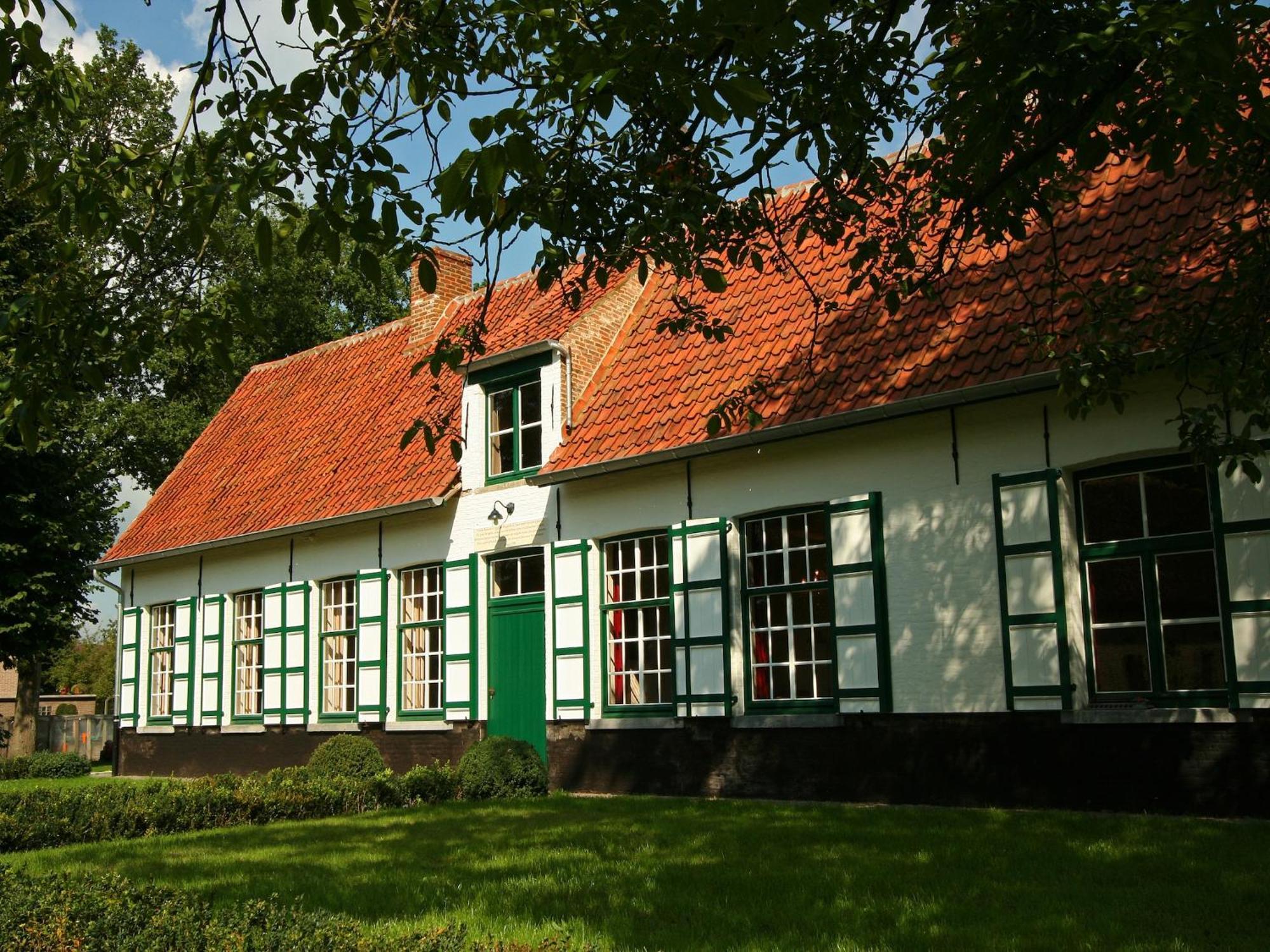 Beautiful Farmhouse In Beernem With Big Garden Buitenkant foto